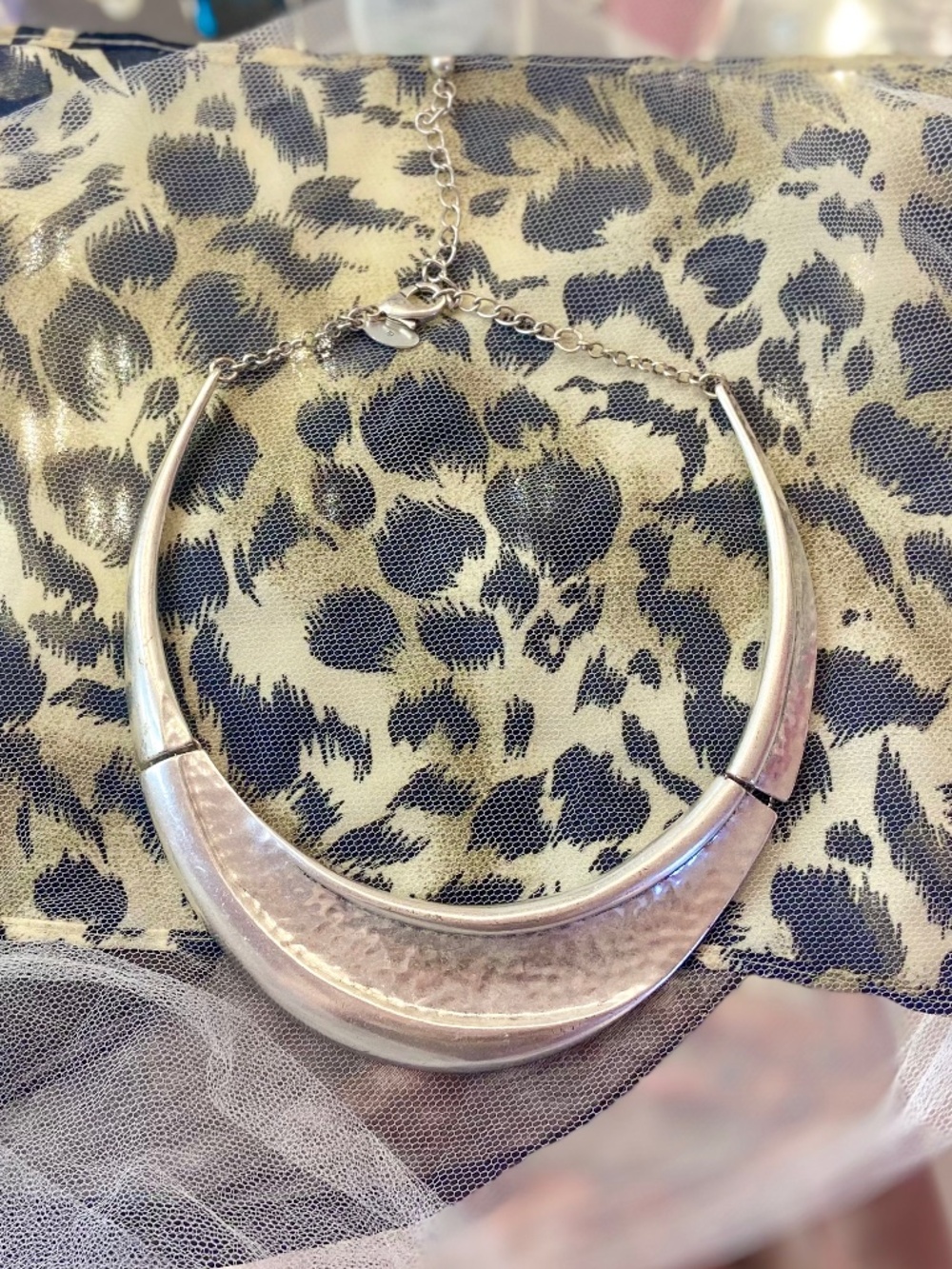 Chico’s Retro Mod Metallic Plate/Bib Necklace Silver-Toned Oversized Jewelry